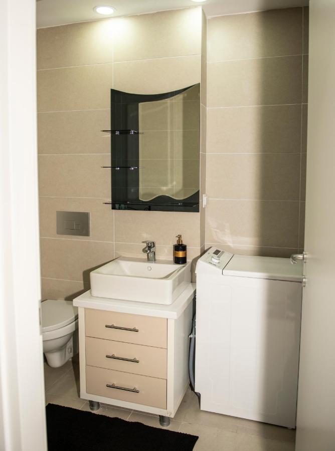 Stefanestii de Jos Raphael Apartment North Bucharest Cosmopolis מראה חיצוני תמונה