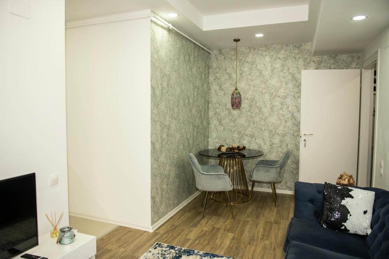 Stefanestii de Jos Raphael Apartment North Bucharest Cosmopolis מראה חיצוני תמונה